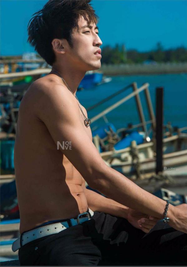 Whoseman-4-明星教練男丁格爾-芬達-全裸非全見寫真書